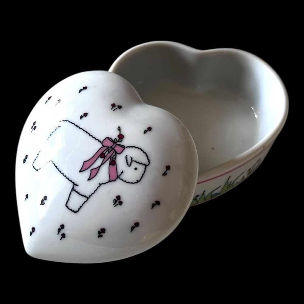 Carolyn Lary  By Papel  Vintage Heart  Shaped  Trinket /Jewelry Box With Sheep
